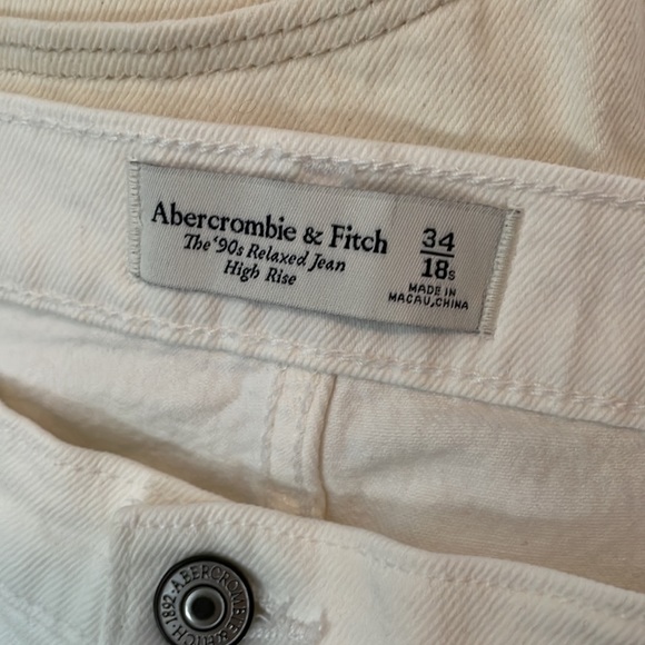 NEW Abercrombie High Rise 90s Relaxed Jean White - 34W Short - Picture 10 of 11